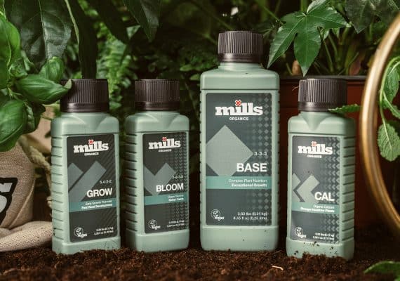 Mills starter pack organic: the four items that are included. Grow, Bloom, Base and Cal.